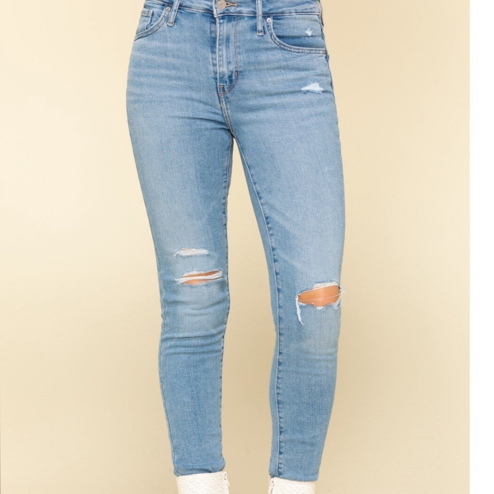 Levi's Light Wash Women's Skinny Jeans